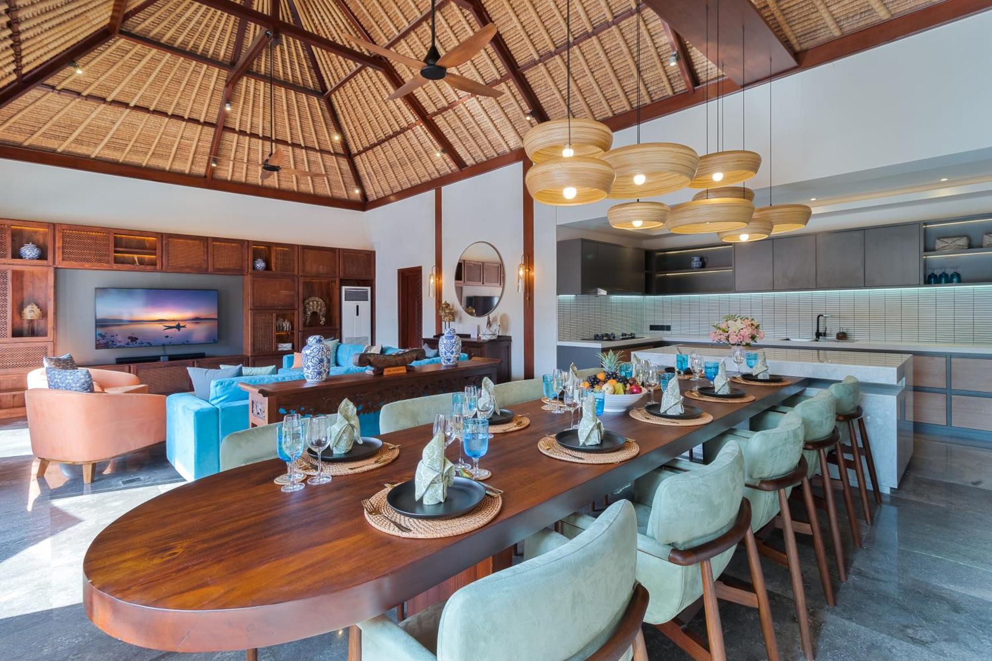 Mahkota Seminyak (Bali)